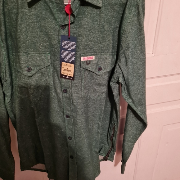 Button up - Picture 3 of 3